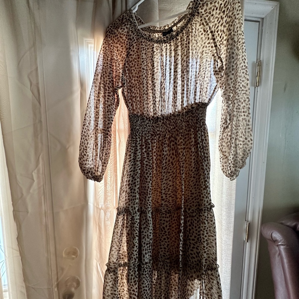 Fun beige and brown cheetah print dress.